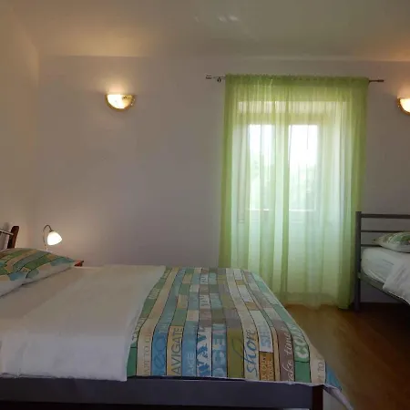 1 Apartman Pomer